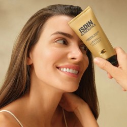 Isdin Isdinceutics Essential Scrub 100 g